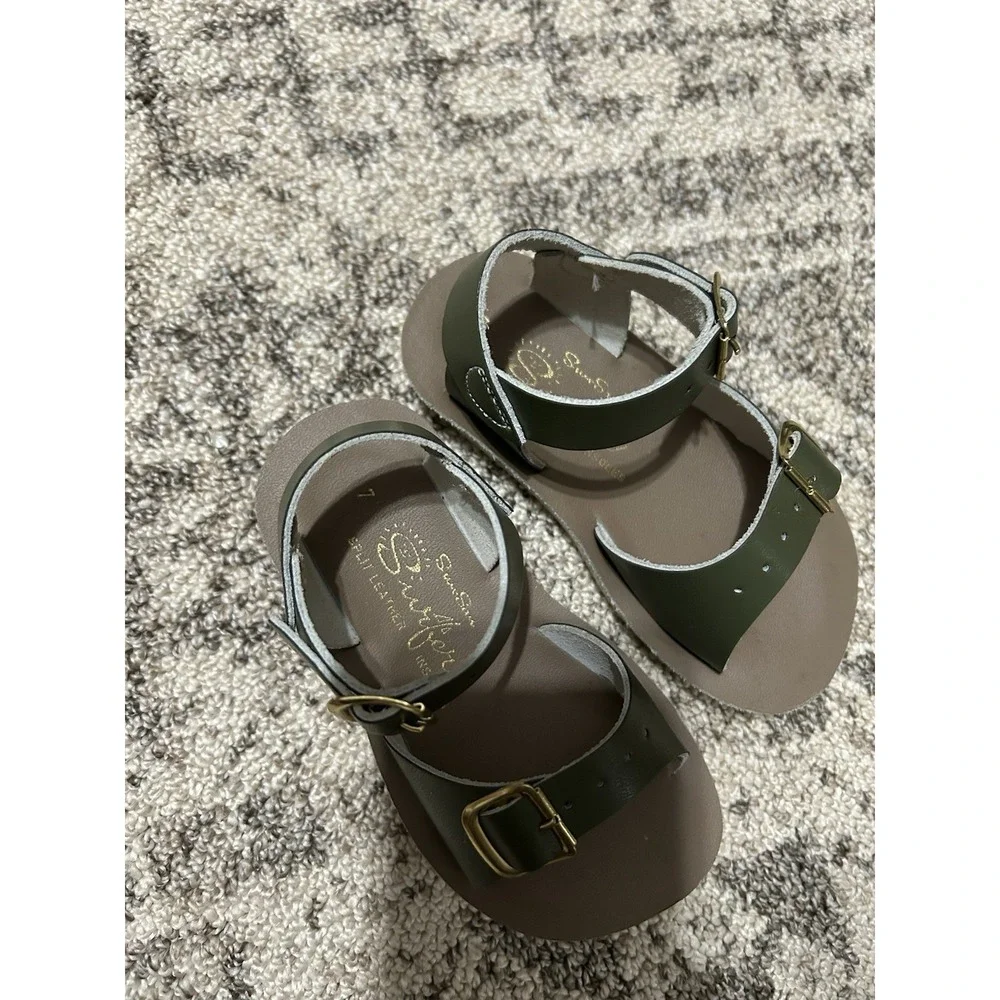 Sun San Sandals Size 7 Olive Green